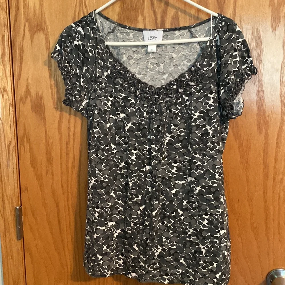 Ann Taylor Loft Short Sleeve Top